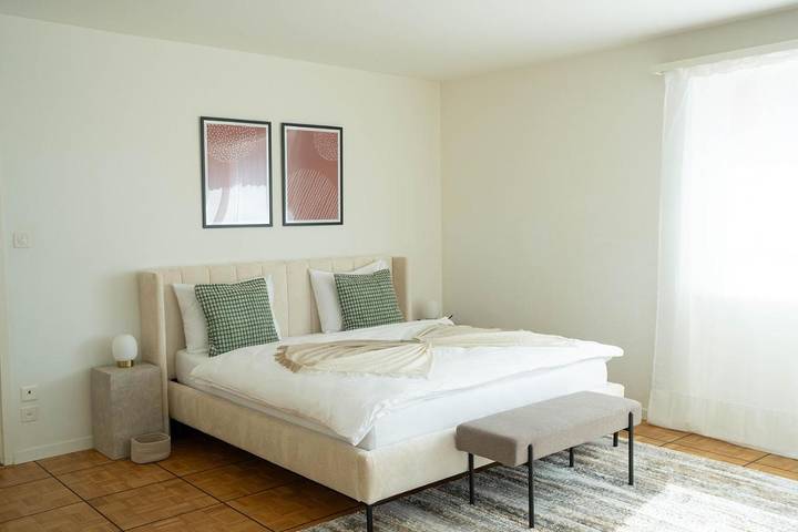 Ferienwohnung für 2 Personen, mit Balkon und Terrasse sowie Garten und Seeblick