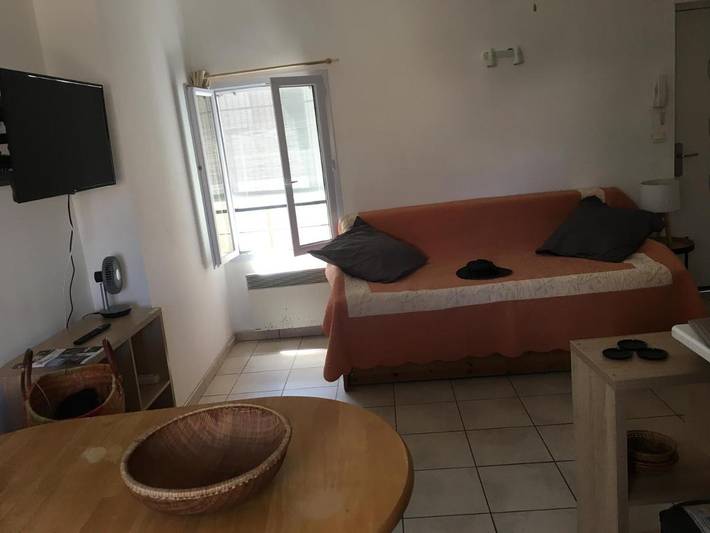 Gîte pour 2 personnes, avec vue, animaux acceptés dans Arenes De Nimes - 2