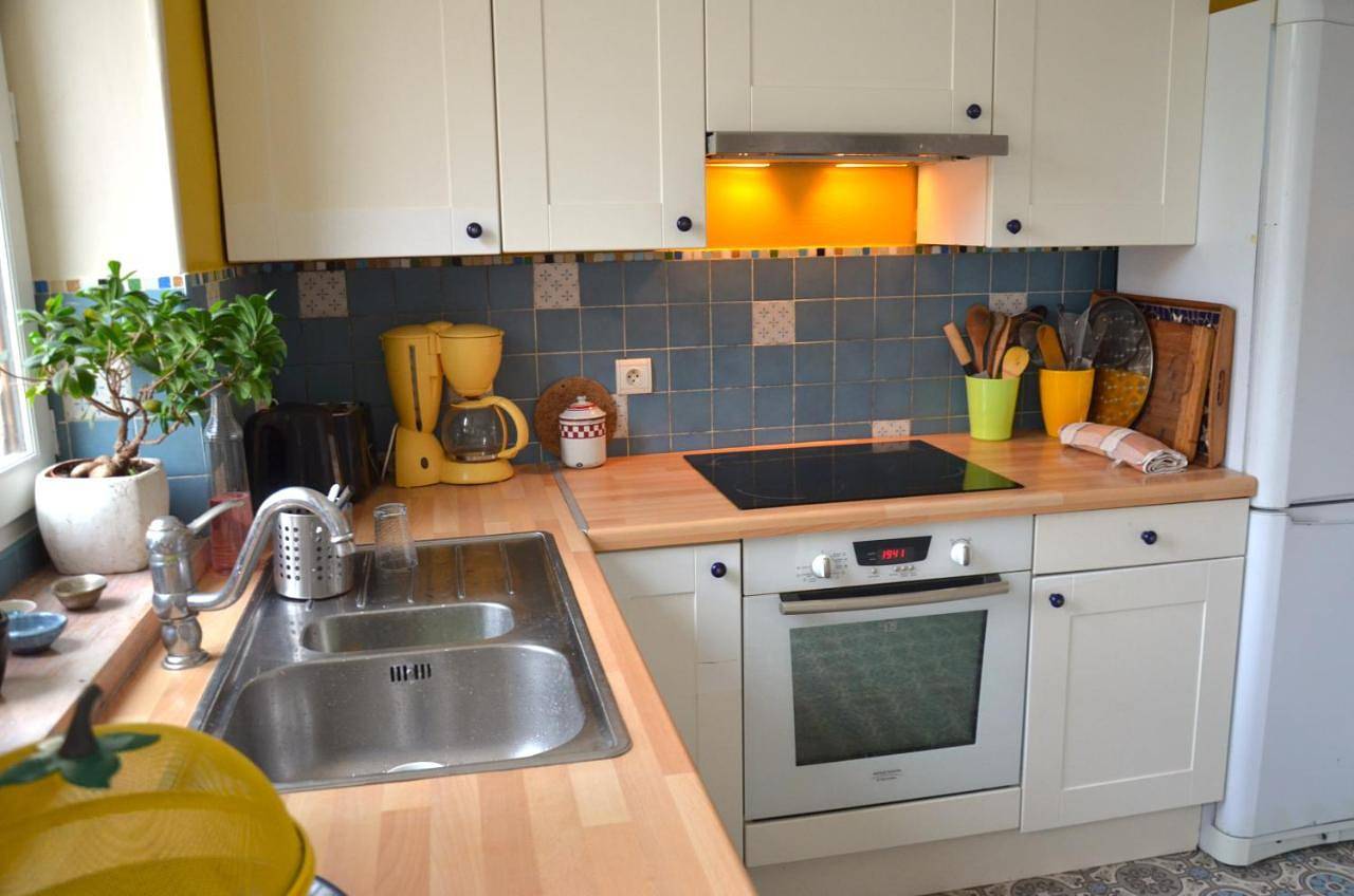 Charmante Briarde simple et de bon goût, avec Terrasse et Jardin - 4 à10 personnes in Villiers-sur-Morin, Seine-et-Marne