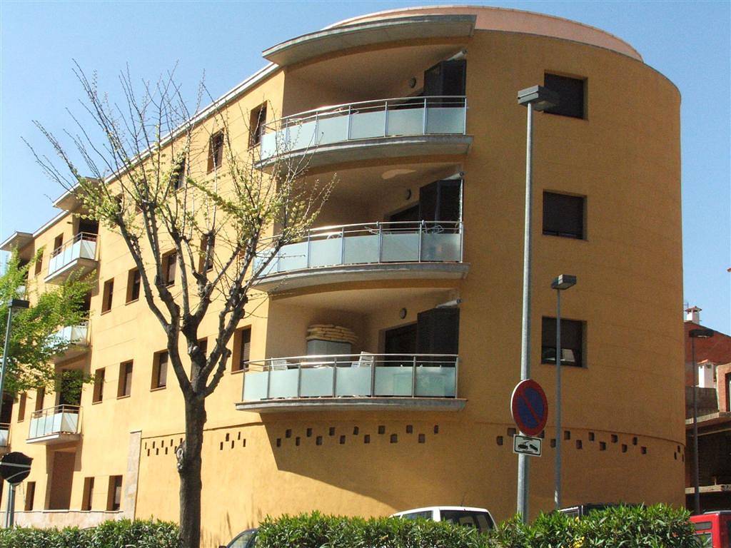 Entire apartment, Cozy Beach Apartment with Kitchen & WiFi, 800m to Platja Nova in Roses Centre, Roses