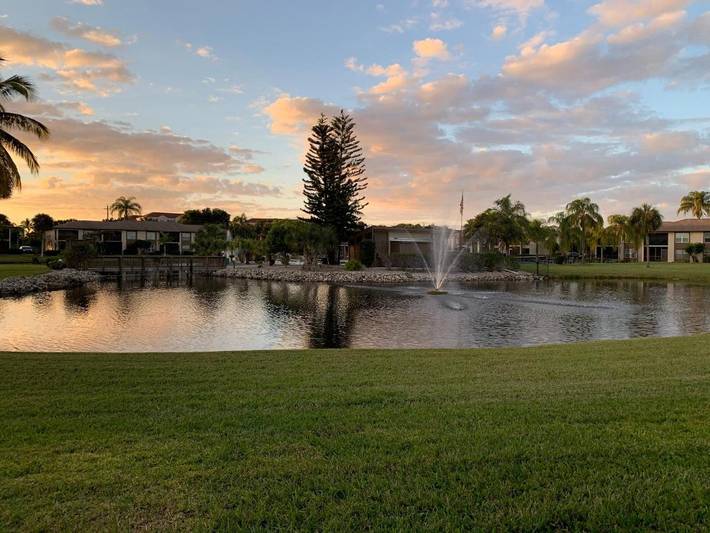Ferienwohnung für 4 Personen, mit Ausblick und Pool sowie Seeblick und Garten - 1
