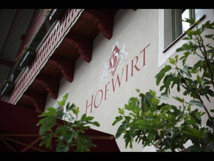Gasthof-Hotel Hofwirt - Dreibett Familienzimmer, 1 Doppelbett, Schlafsofa in Neubeuern, Bayerische Alpen
