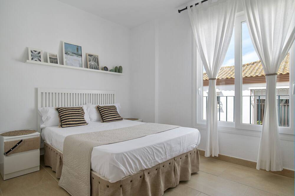 Hel lägenhet, Apartment 'El Refugio Del Mar' with Balcony, Wi-Fi and Air Conditioning in Playa Zahara de los Atunes, Barbate
