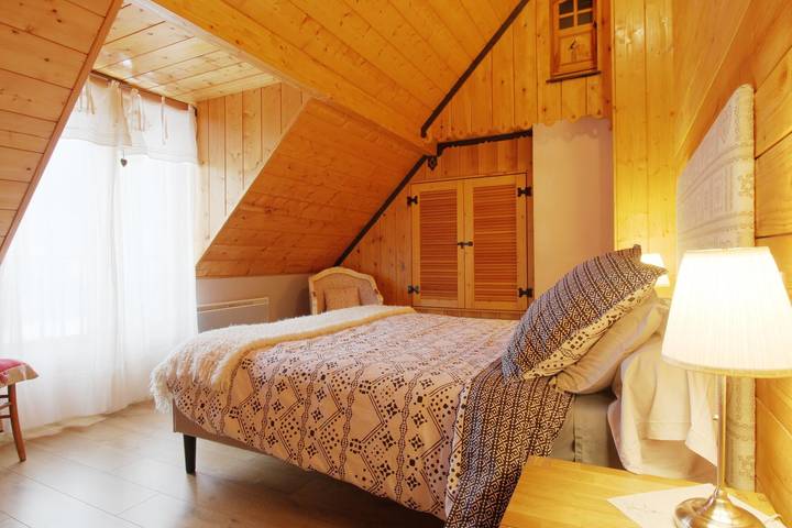 Gîte pour 4 personnes, avec balcon/terrasse et terrasse à Bun - 2