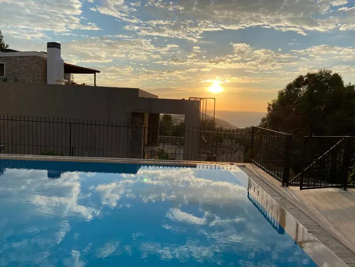Casa de vacaciones para 6 personas, con piscina y sauna además de vistas y jardín - 1