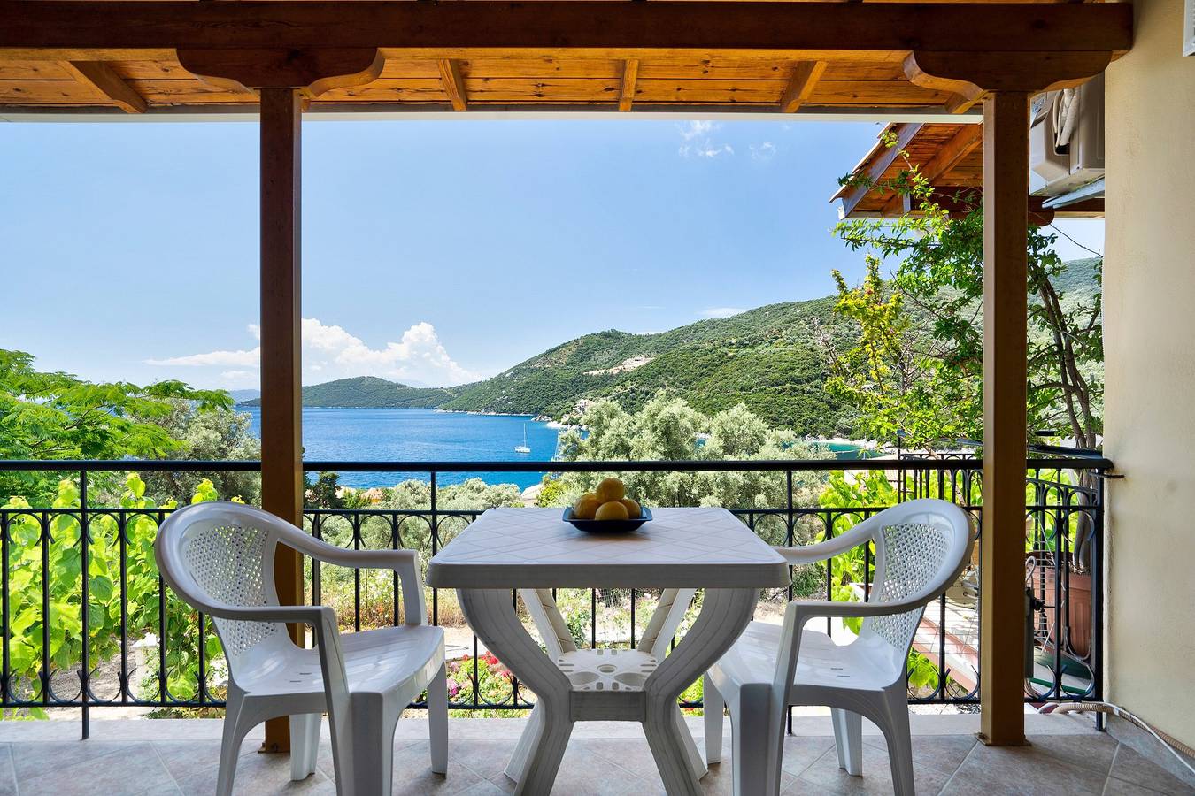 Helt studio, Holiday Accommodation "Vardia studio A" with Sea View, Wi-Fi & Balcony in Poros (Lefkada), Hellas