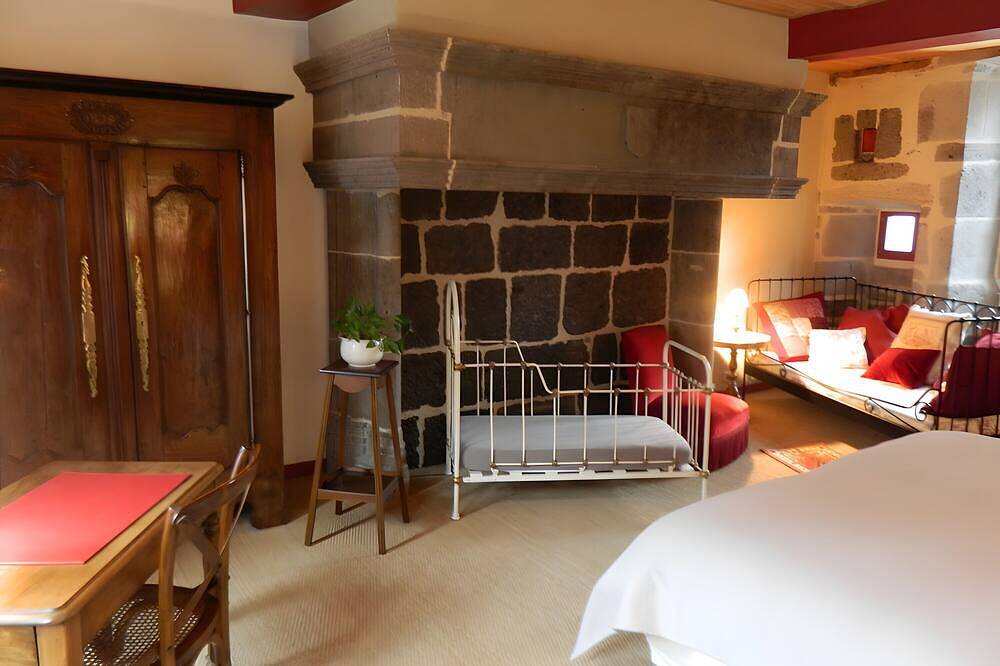 Casa de vacaciones 'La Maison De Marie' con terraza privada y Wi-Fi in Parque Natural Regional Volcans d'Auvergne