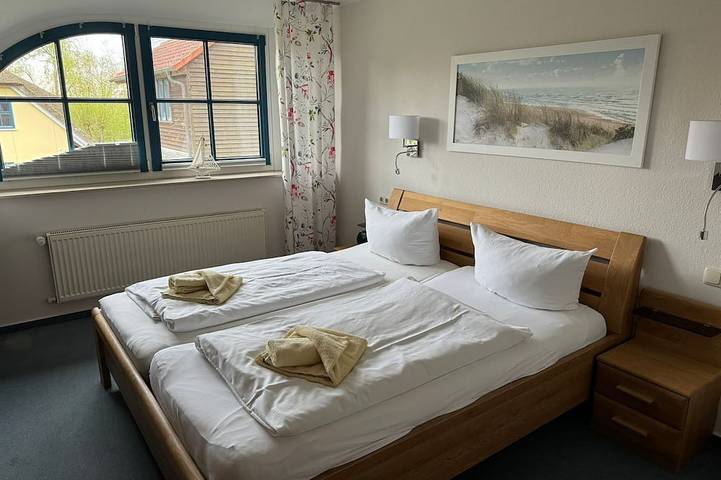Reetdachhaus Weißdorn 1 - Ferienhaus Weißdorn 1 im Feriendorf Puddeminer Wiek in Puddemin, Poseritz