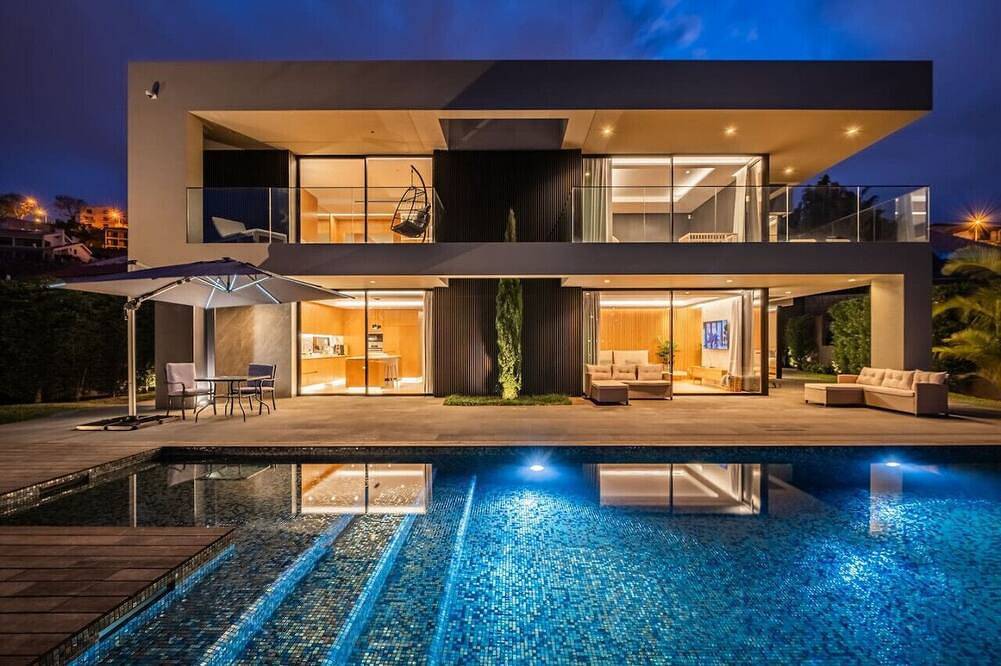 Japandi-Villa • Beheizter Pool • 360ºdachsolarium • Buchtblick • Grill • Fitness in São Martinho, Madeira