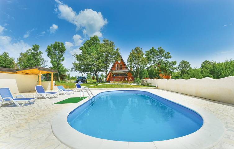 Gemütliche 149 m² große Wohnung mit WLAN, Klimaanlage, Parkplatz und Terrasse in Gračac, Zadar
