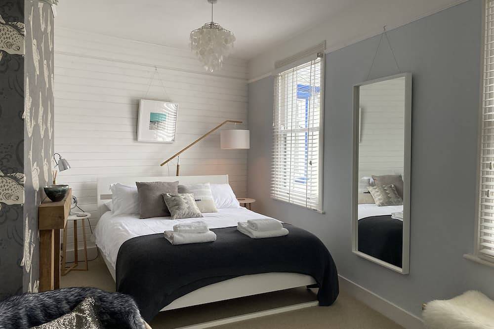 Quirky Victorian Townhouse with Sea View / Sleeps 8 / Luxury bedding in Herne Bay, Kent