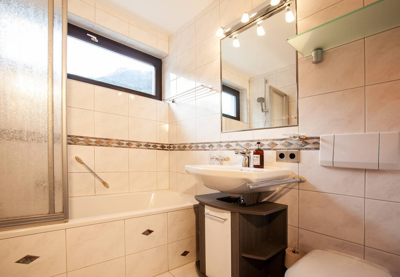 Ganze Wohnung, Ferienwohnung für 4 Personen mit Balkon in Gaschurn, Gaschurn und Umgebung