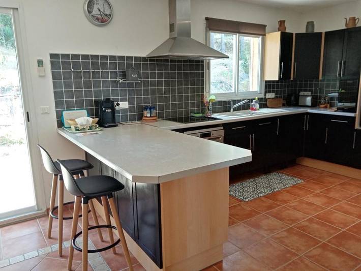 Location de vacances pour 6 personnes, avec vue ainsi que piscine et jardin à Montbrun-des-Corbières - 2