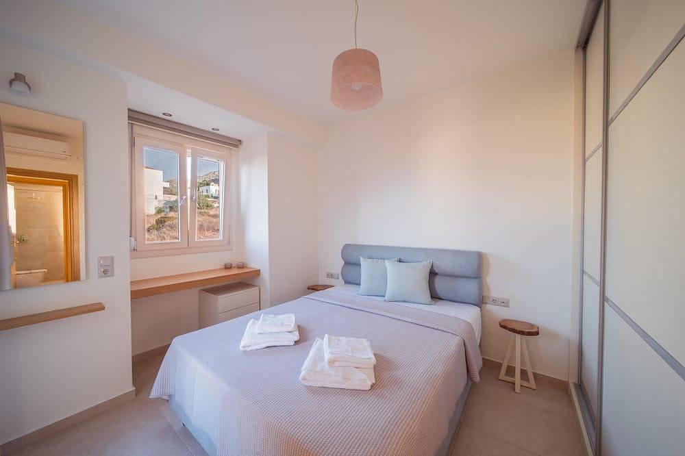 Aloni 3 bedroom Sea View Villa, sleeps 7 persons in Limenas Chersonisou, Iraklio-Heraklio region