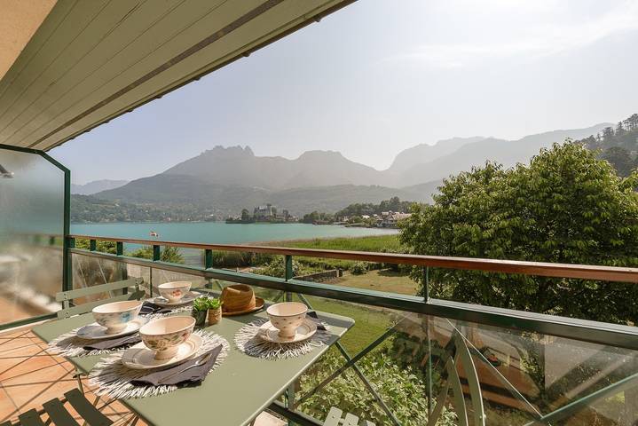 Gîte pour 6 personnes, avec vue sur le lac et balcon à Duingt