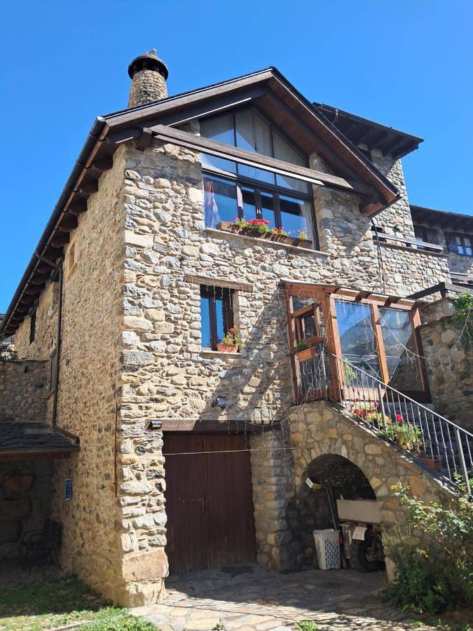 Casa rural para 10 personas, con Balcón y Terraza además de Jardín y Vistas en Benasque