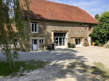 Chambre d’hôte pour 3 personnes, avec piscine et jardin, animaux acceptés dans Haute-Marne
