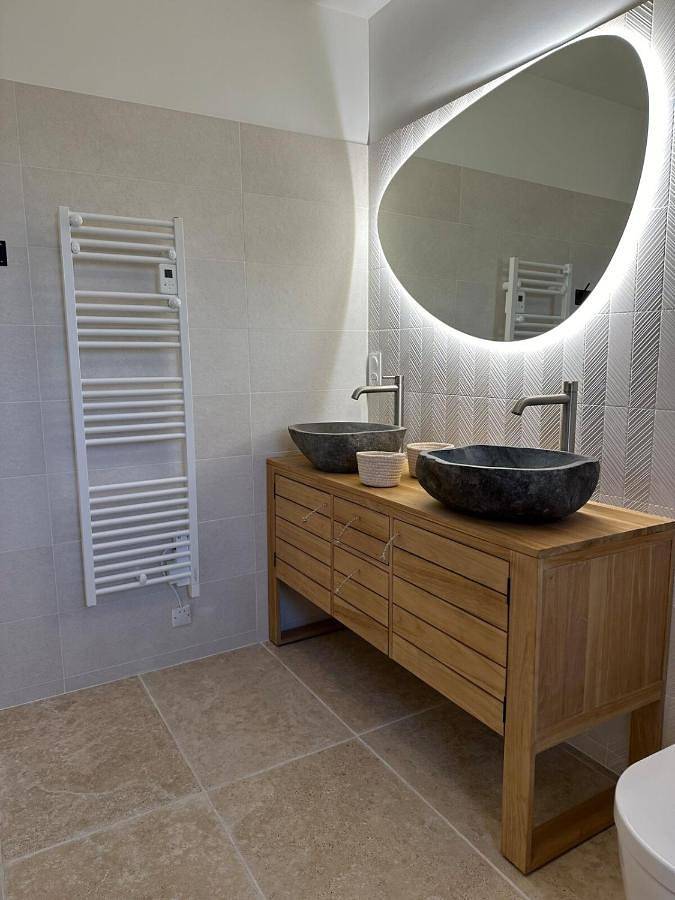 Location de vacances pour 8 personnes, avec jardin ainsi que terrasse et piscine à Cabrières-d'Avignon - 3