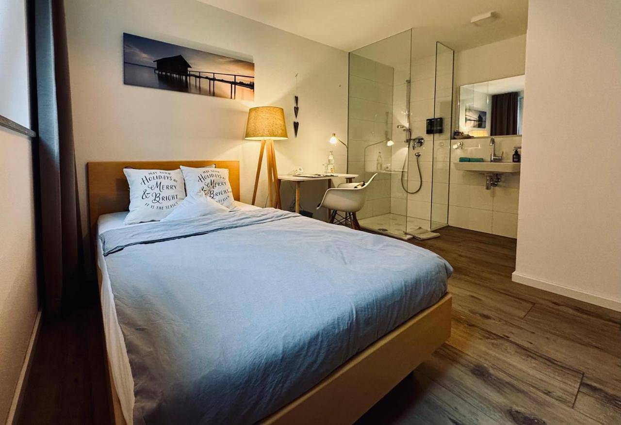 Ganze Ferienwohnung, Single Room with Private Bathroom in Utting, Ammersee