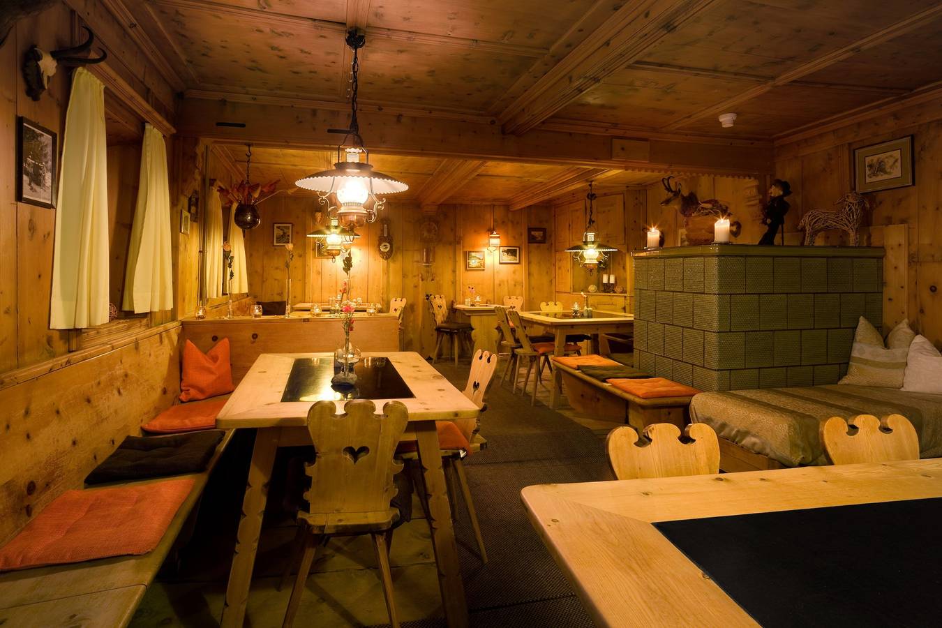 Gasthaus Mayor - Zweibettzimmer mit Etagendusche in S-charl, Scuol