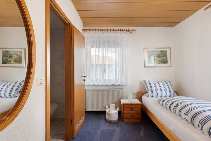 Chambre 36 avec jardin commun et Wi-Fi in Nürtingen, Arrondissement d'Esslingen
