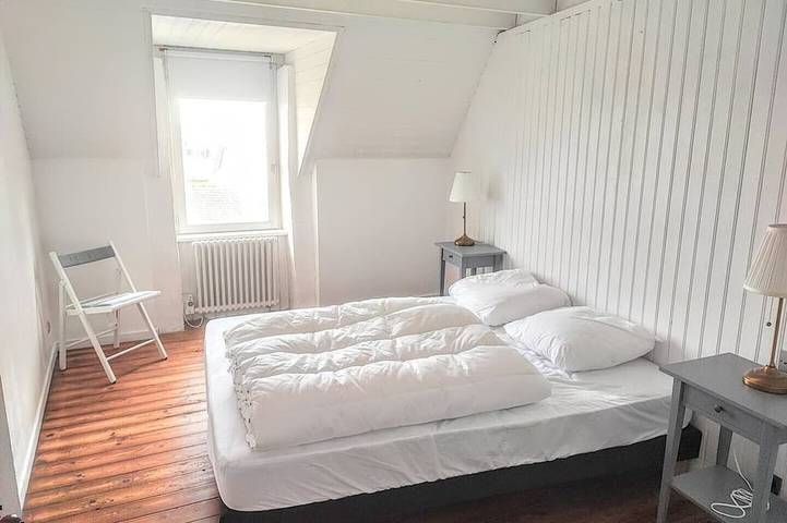 Holiday home near harbor & beach in Treffiagat, Côte de Cornouaille