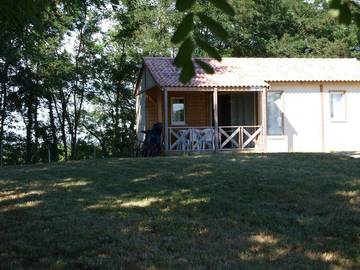Gîte pour 4 personnes, avec jardin et piscine, animaux acceptés à Orist