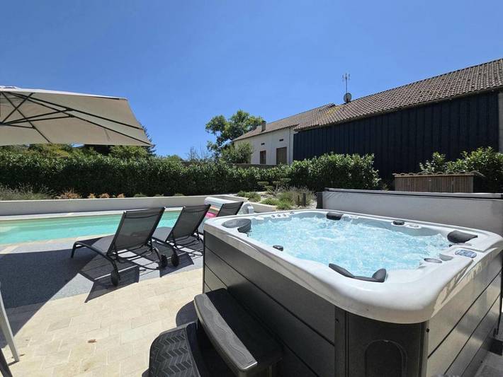 Location de vacances pour 10 personnes, avec terrasse ainsi que jacuzzi et jardin à Grand-Brassac - 3