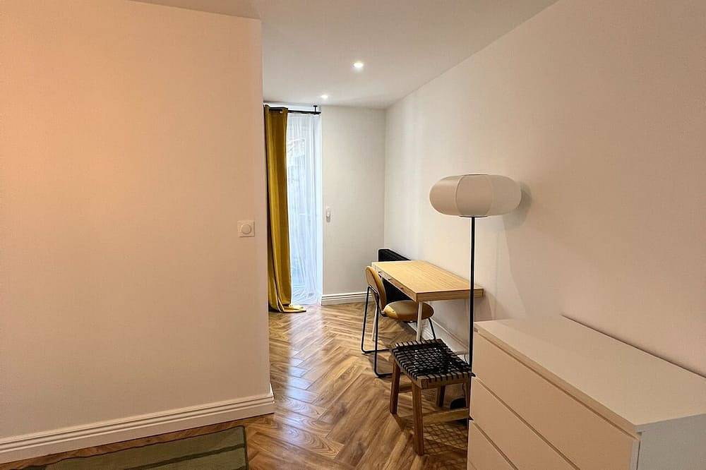 Entire apartment, La Loge de L'odéon-t3 + Terrasse + Cave-3 min à Pied du Centre Ville 6 Personnes in Vienne (Isère), Vienne region