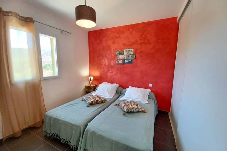 Appartamento intero, Appart 4 pers piscine chauffée, wifi, 2 chambres, clim, 7 min mer, 1 min rivière in Galeria, Parco naturale regionale della Corsica