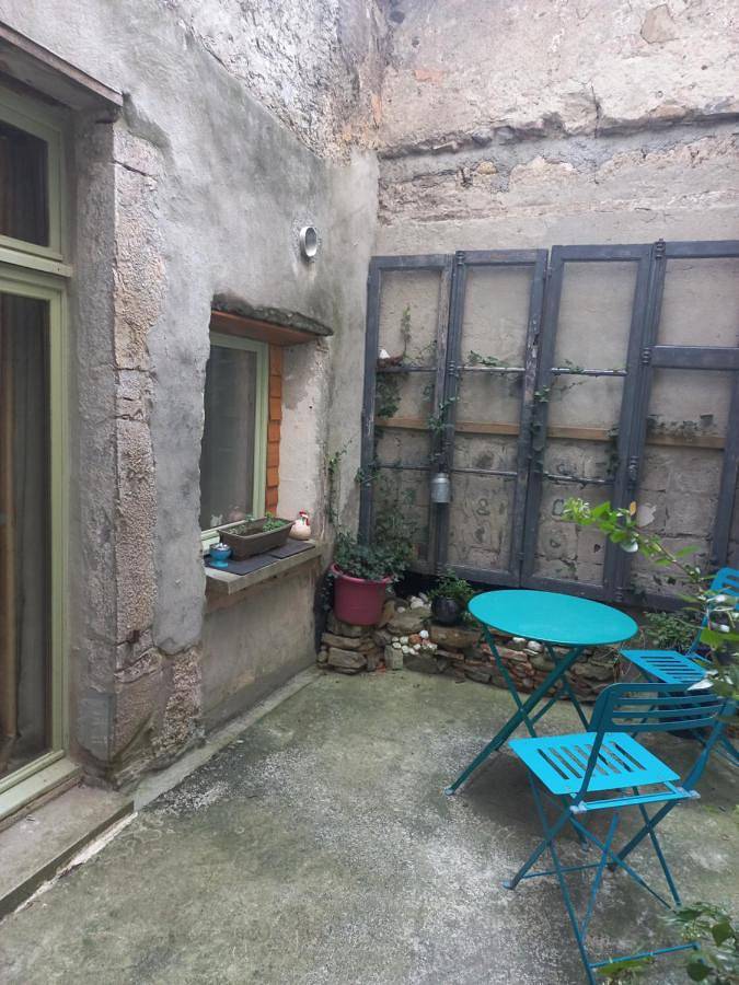 Appartement entier, Studio Apartment in Oloron-Sainte-Marie, Béarn