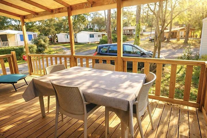 Camping pour 5 personnes, avec jacuzzi et jardin ainsi que sauna et piscine à Seignosse - 3