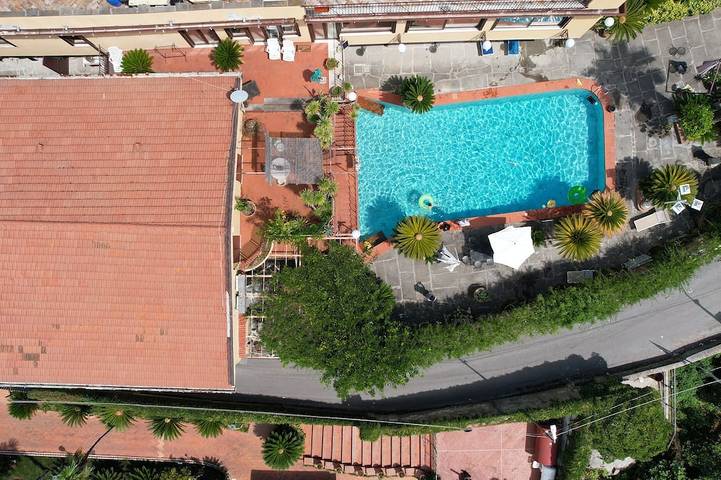 Villa per 12 persone, con giardino e idromassaggio nonché sauna - 1
