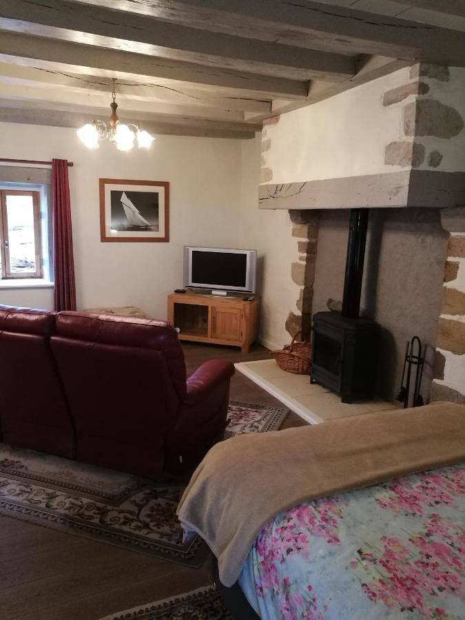 Chambre d’hôte pour 2 personnes, avec vue et jardin à Brigueil-le-Chantre