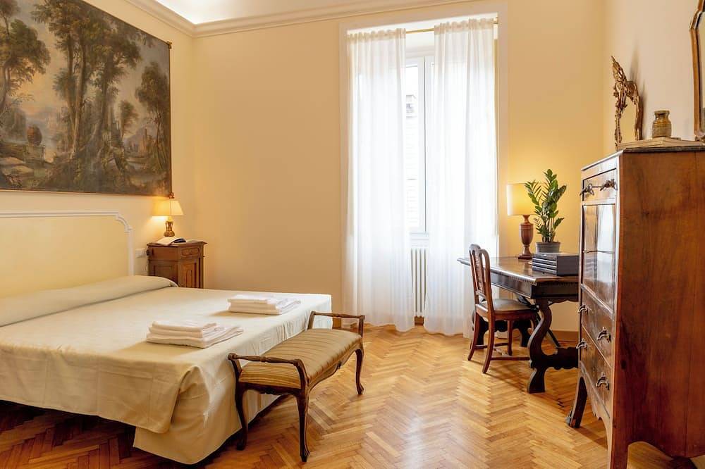 Apartamento entero, In the heart of the eternal city. One foot in the past, the comforts of the present.  in Roma, Provincia de Roma