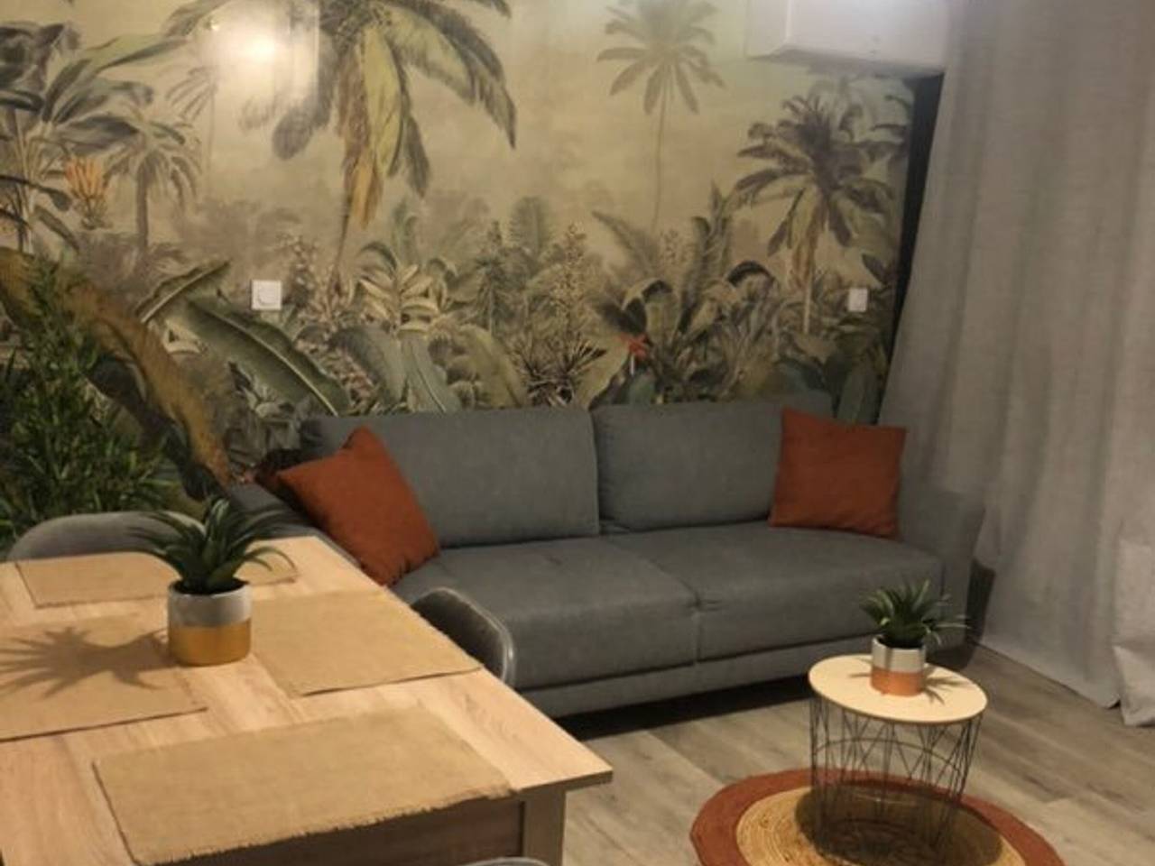 Appartement entier, Appartement T2 avec grande terrasse, parking, animaux admis et piscine in Le Barcarès, Côte d'Améthyste