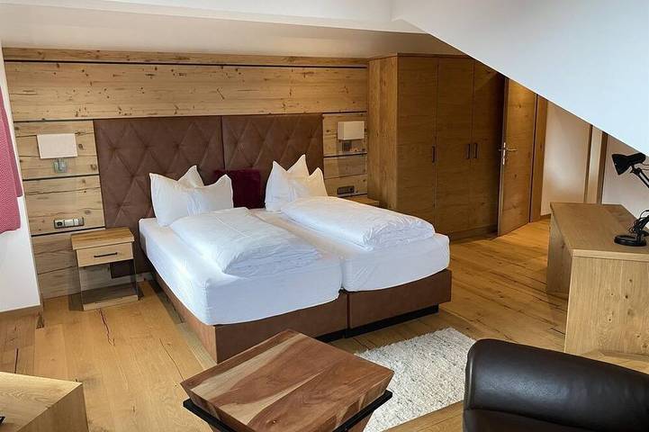 Doppelzimmer standard - Hotel Tyrolis in Karwendel (Tirol), Zirl