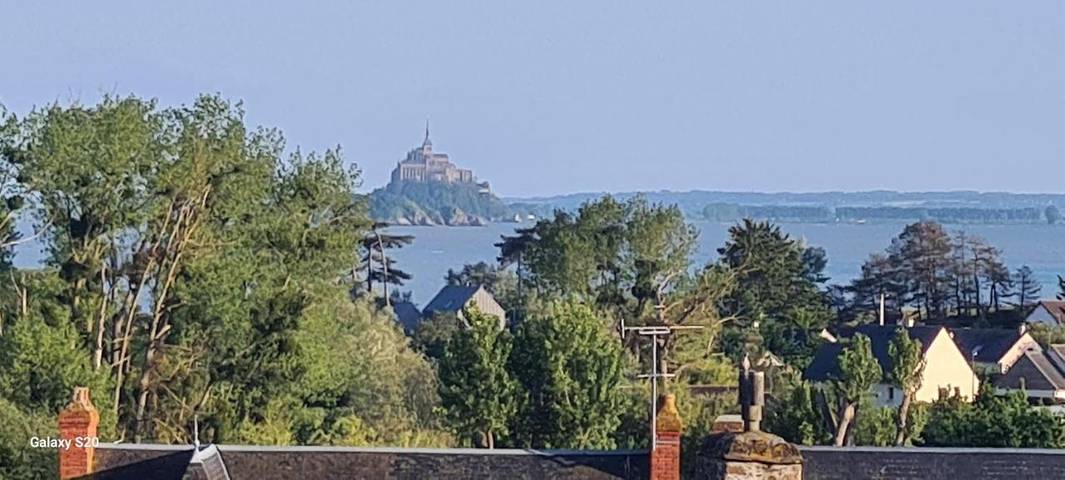 Location de vacances pour 10 personnes, avec terrasse ainsi que vue et jardin à Saint-Jean-le-Thomas - 3