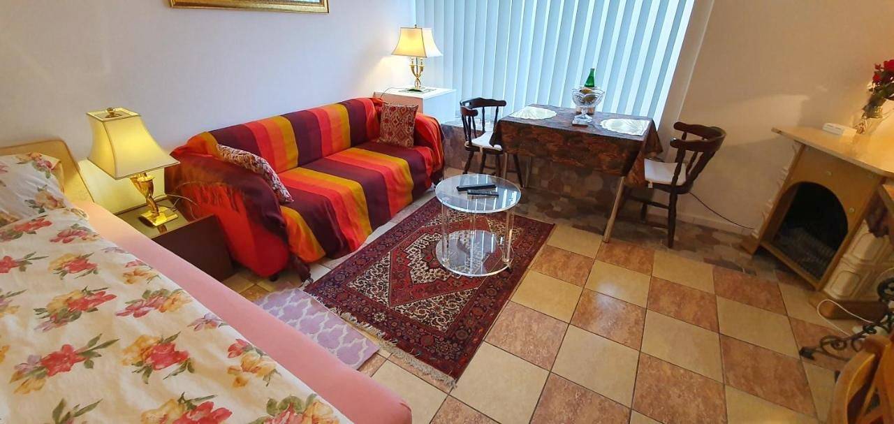 Studio Apartment with double bed in Hamburg-Mitte, Hamburg
