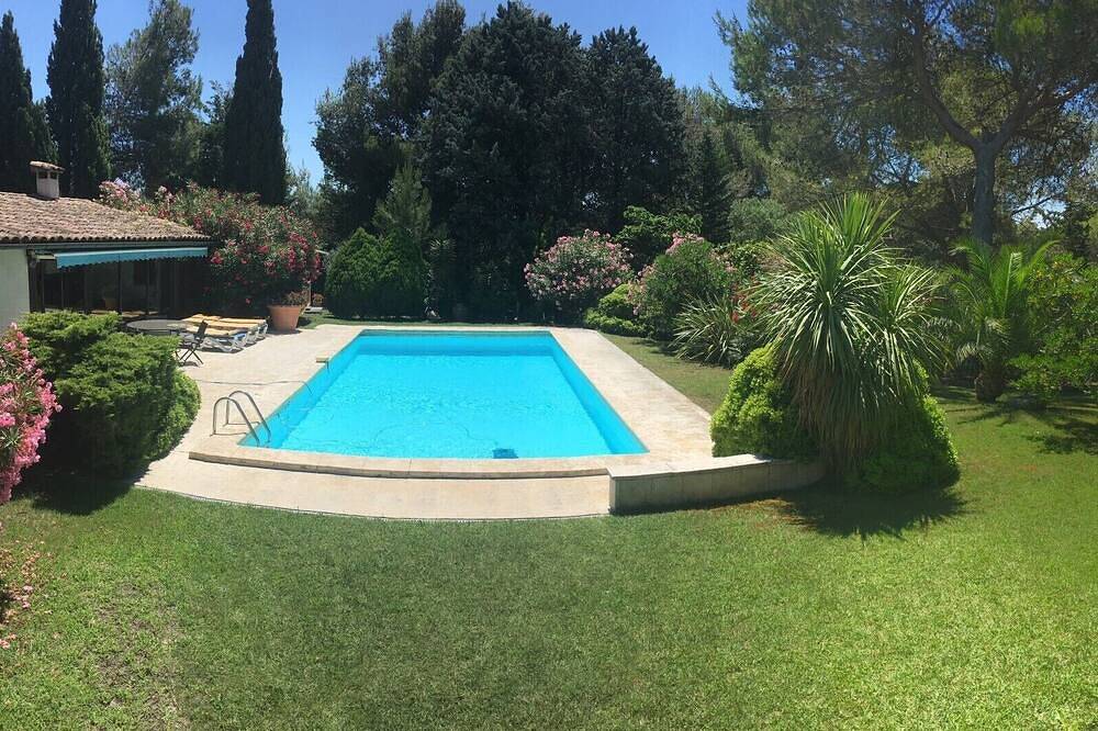 Villa Avec Piscine Chauffee Aux Portes Des Alpilles De La Camargue Sud France in Beaucaire, Région de Nîmes