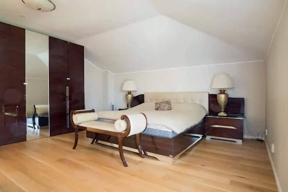 Exclusive House in Steninge Marina , Märsta, Sweden  in Mälaren