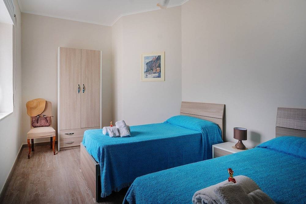 Newly refurbished 2 bedroom apartment in Sorrento Coast in Vico Equense, Napoli e dintorni