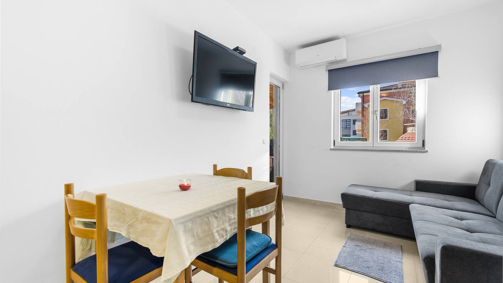 Ganze Wohnung, Ferienwohnung für 4 Personen mit Balkon/Terrasse in Novigrad, Umag und Umgebung
