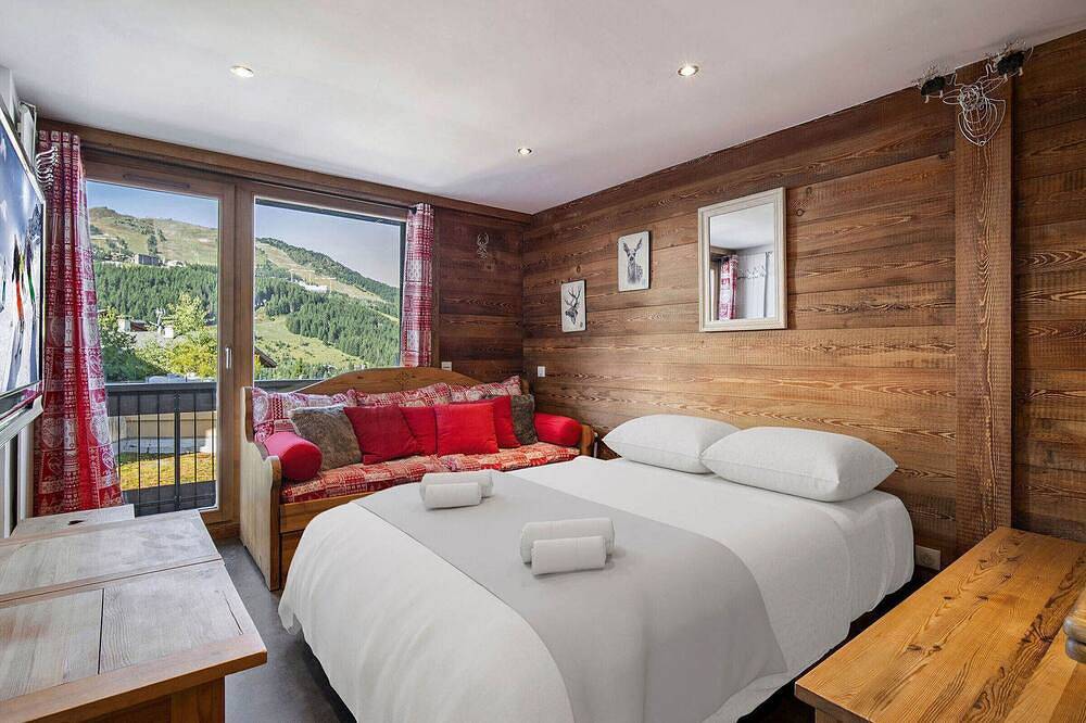 Apartamento entero, Apartamento renovado cerca de las pistas con vista a las montañas y acomodaciones para 6 personas in Courchevel 1650 (Moriond), Saint-Bon-Tarentaise