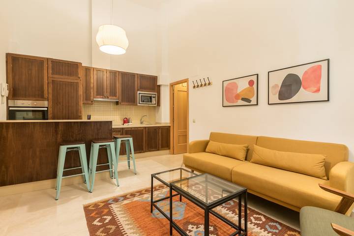 Entire apartment, Apartment 'Dumonde' with Wi-Fi and Air Conditioning in Casco Antiguo, Sevilla