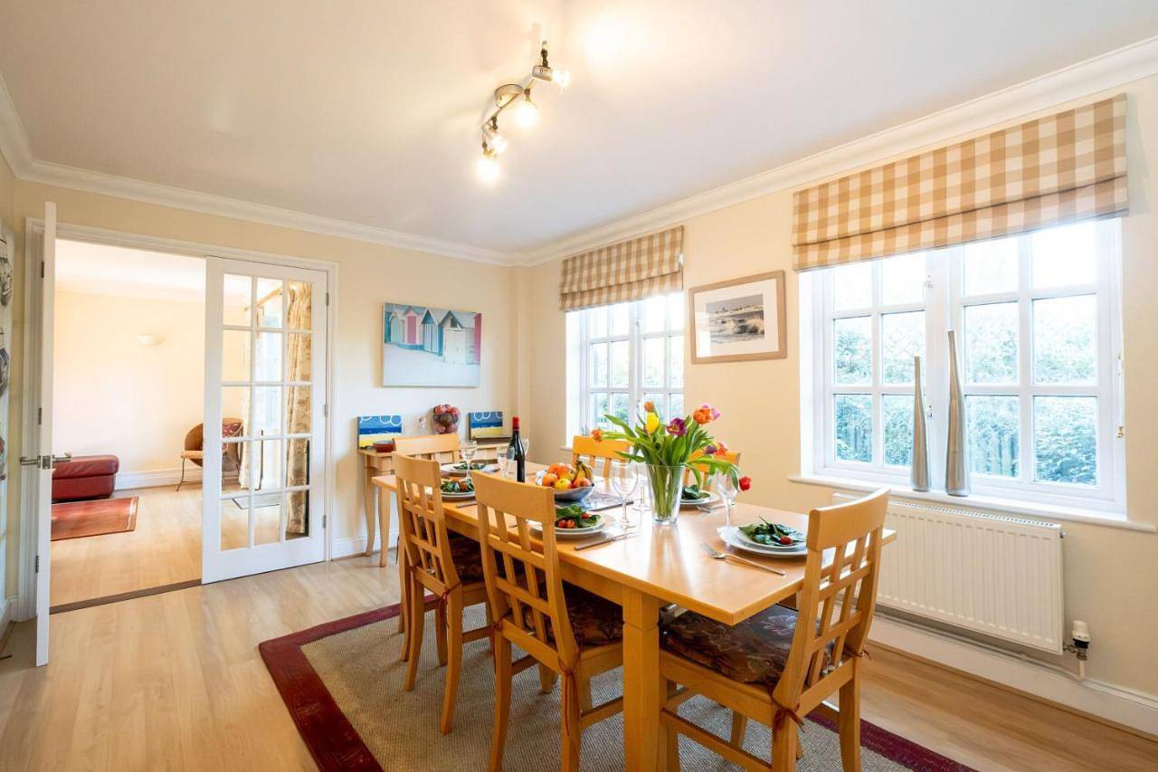 3 Sanctuary Court - Very close to famous #Thorpeness Meare and the beach - Close to Thorpeness Golf Club, Country Club and Tennis Courts - Manage by Aldeburgh Coastal Cottages in Thorpeness, Suffolk