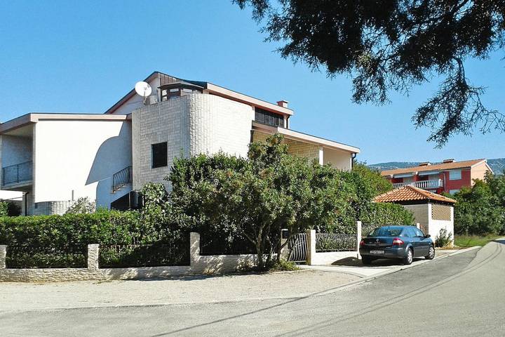 Apartament wakacyjny dla 2 osób, z Balkon i Ogród w Jadranovo