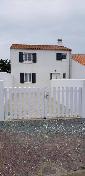 Location de vacances pour 6 personnes, avec terrasse dans Office De Tourisme De La Bree Les Bains - 3
