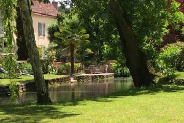 Gîte pour 10 personnes, avec jardin et balcon à Molineuf