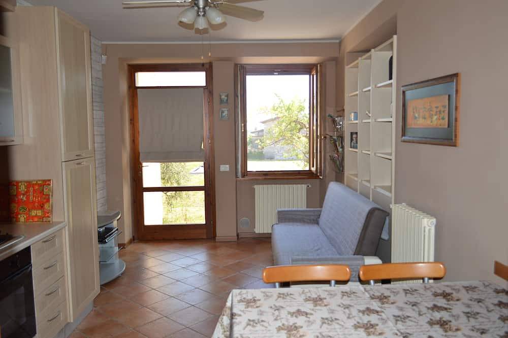 Geheel appartement, Roe Volciano: Appartement - Roè Volcianocharmante woning in Roè Volciano, Garda Bergen